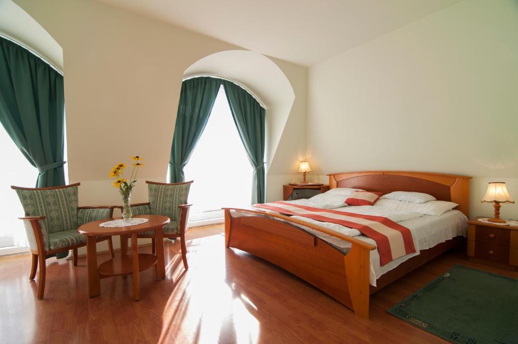 Gosztola Gyoengye-Az Erdo Szallodaja Habitación foto